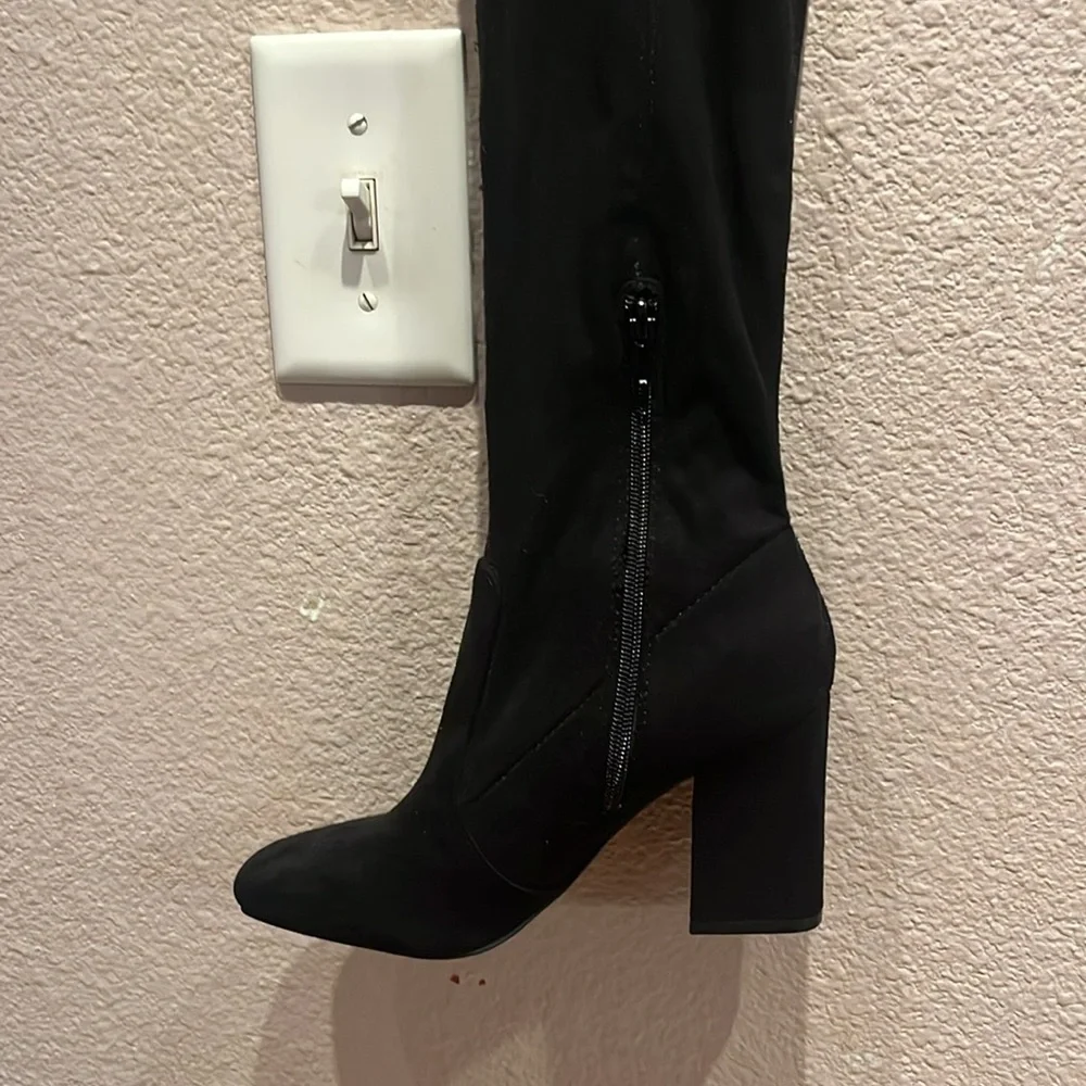 UNISA Boots Womens Quesia Tall Over The Knee High Black Faux Suede Heel Size 5.5